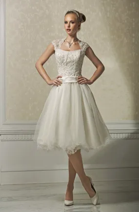 ---Catalog 2021 short wedding dress made of satin with lace appliqués and sparkles--