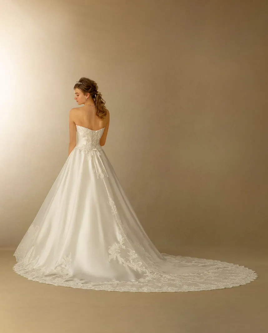 ---Online princely wedding dress made of satin--