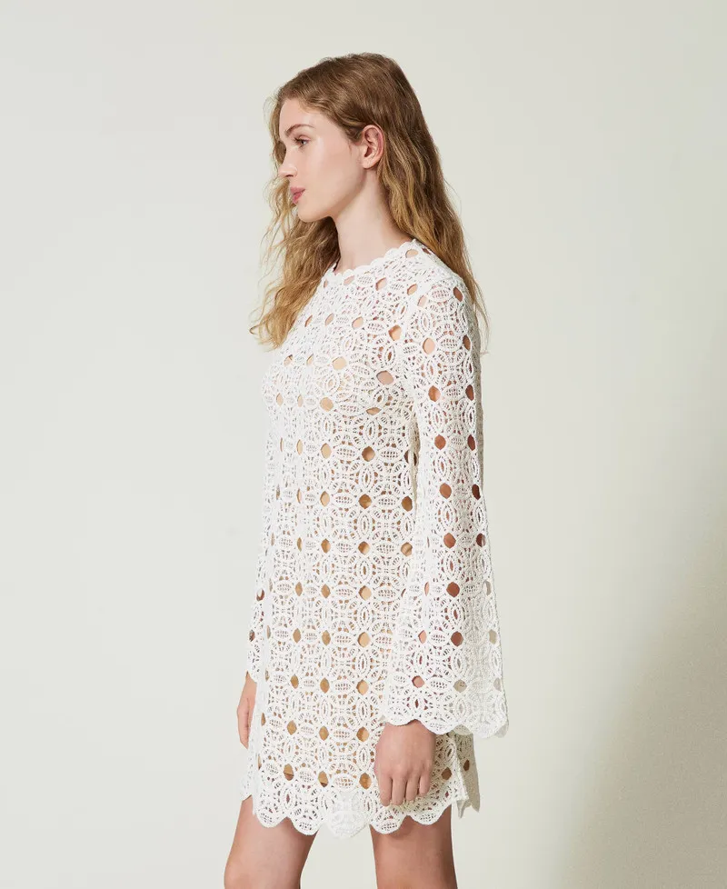 Abito corto in maglia crochet
