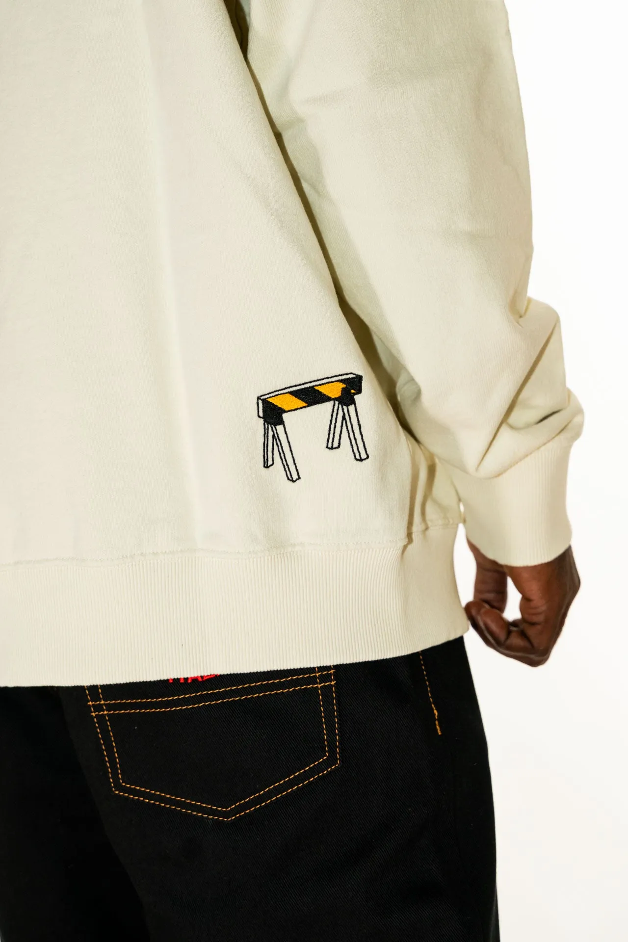FELPA CAUTION CREW DIRTY WHITE