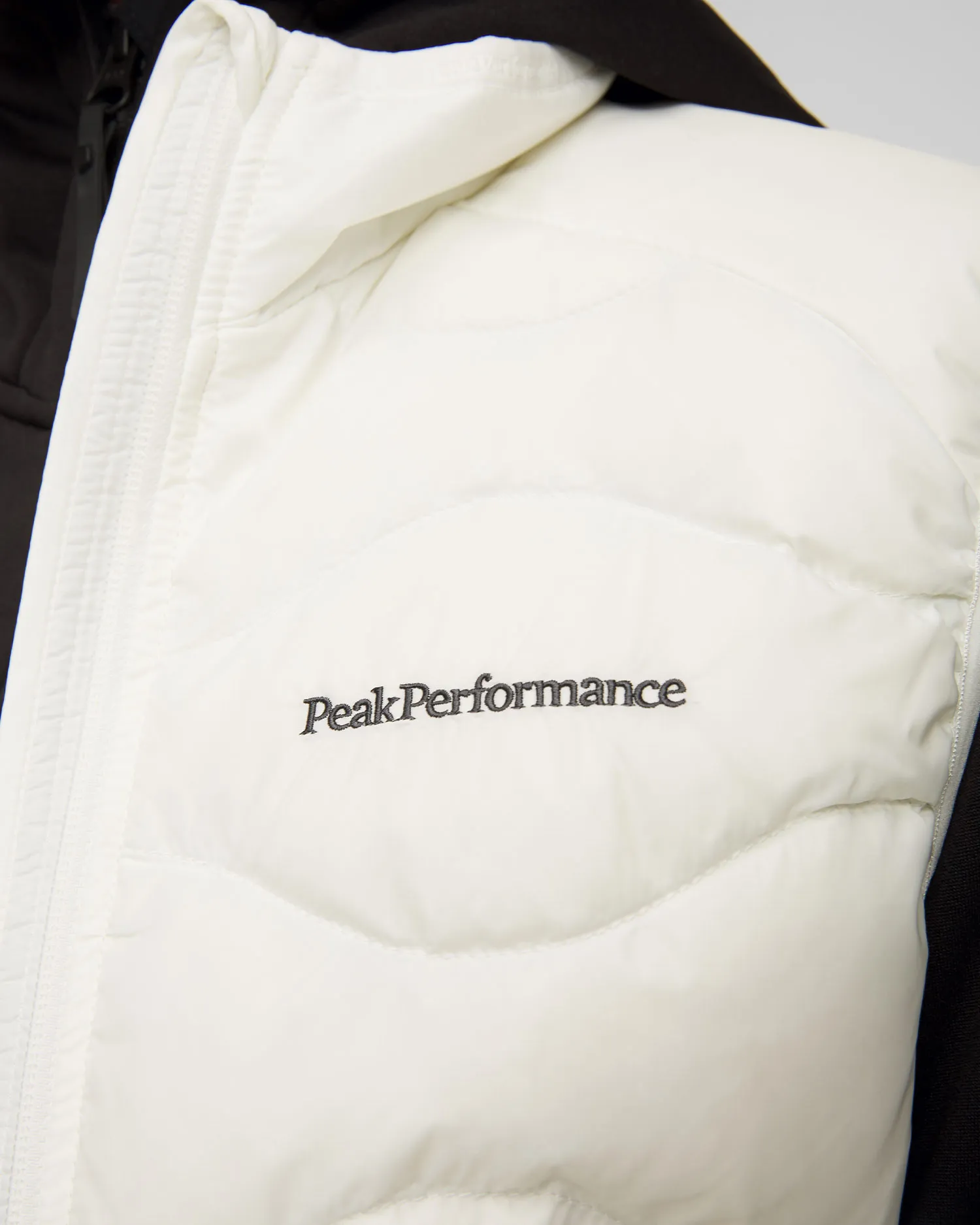 Gilet con piumino da donna Peak Performance Helium G79619020-99