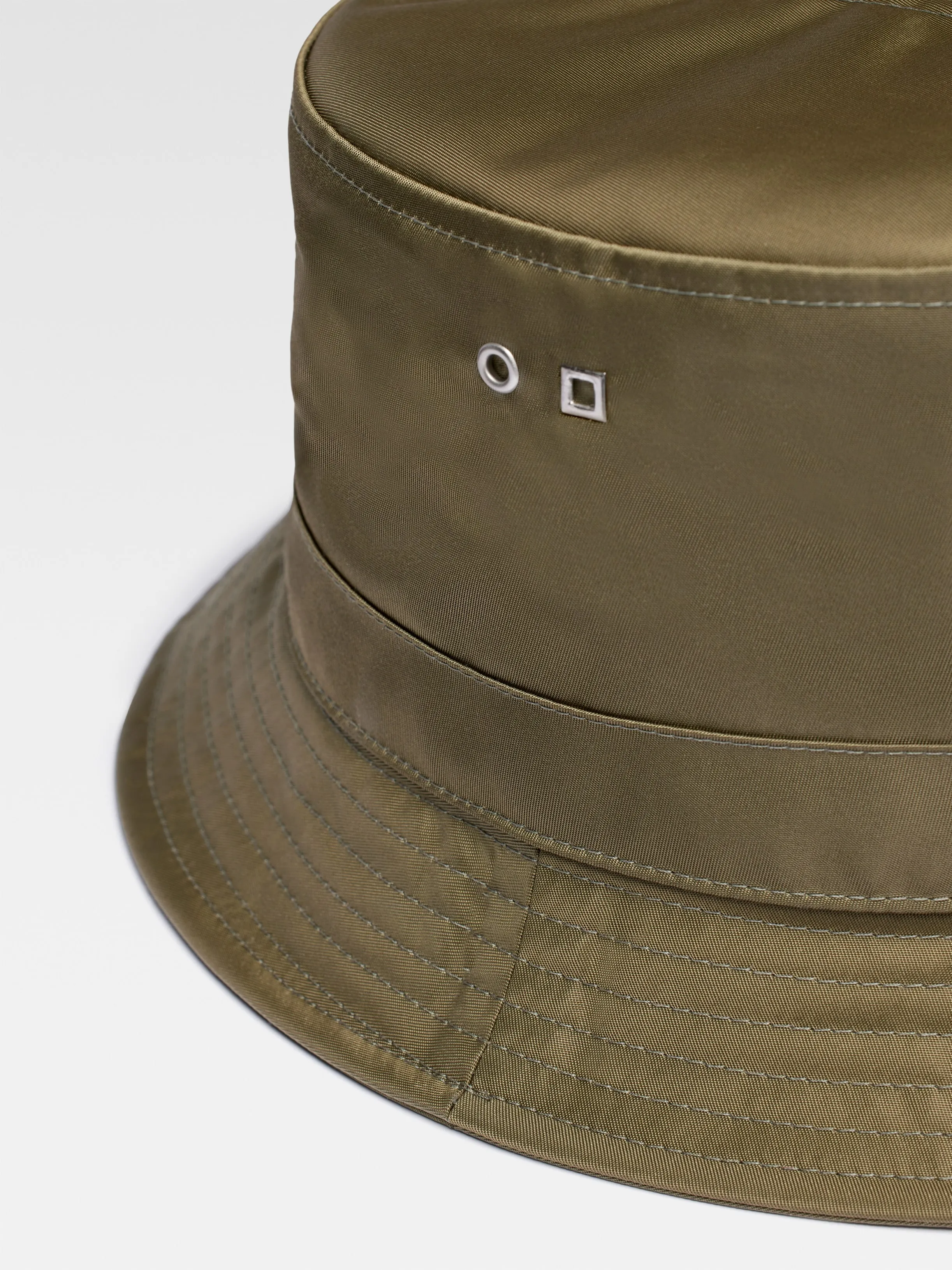 JACQUEMUS CAPPELLO LE BOB OVALIE