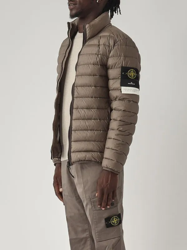 STONE ISLAND  Piumino uomo Stone Island in nylon riciclato Tortora