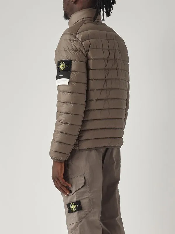 STONE ISLAND  Piumino uomo Stone Island in nylon riciclato Tortora