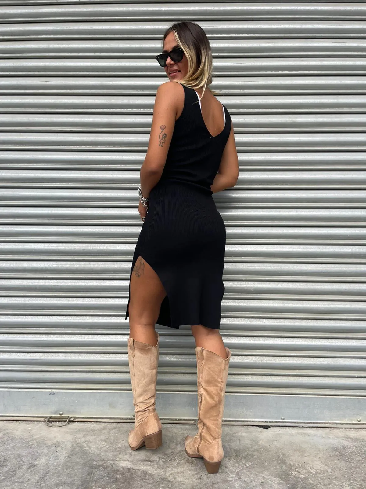 Vestito in filo con cintura